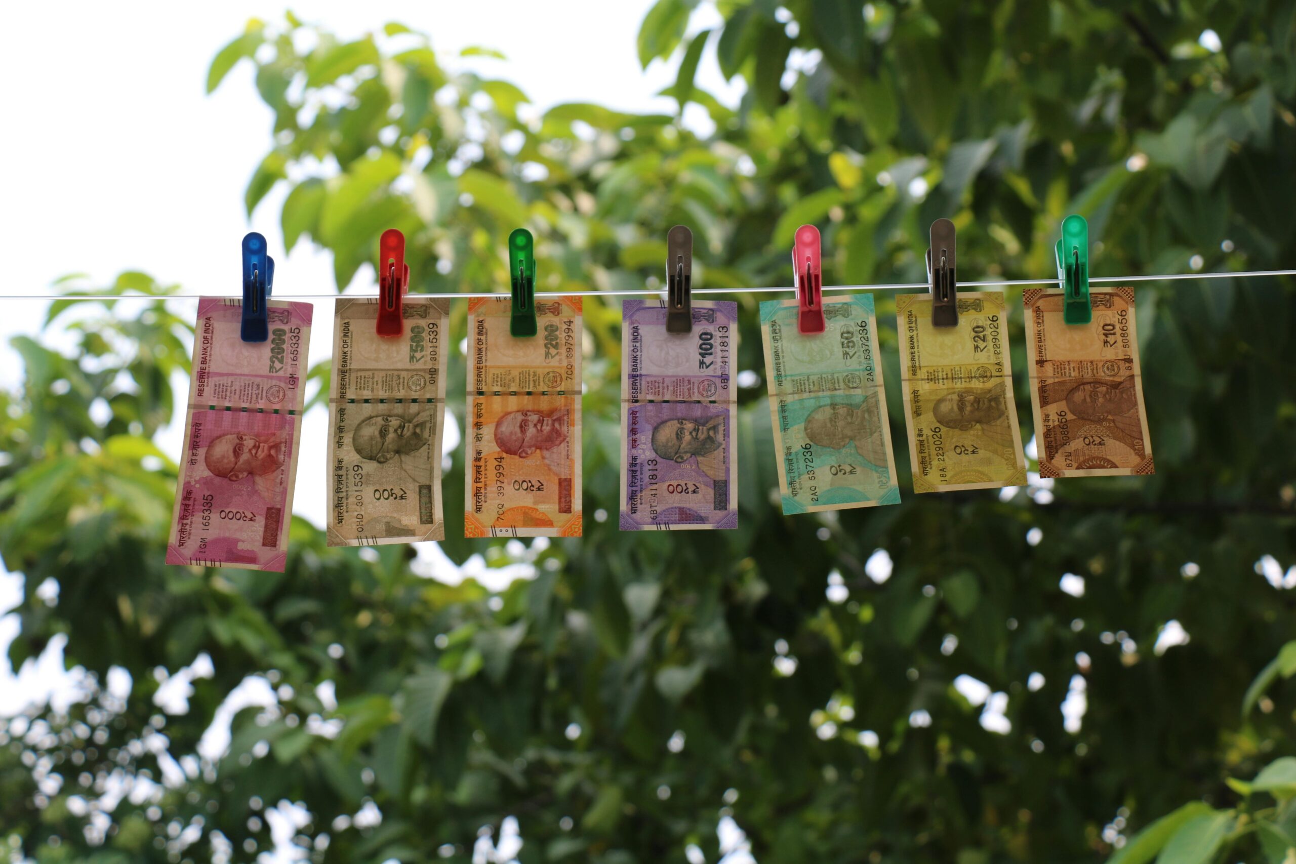 Managing Multi-Currency Transactions: Tips for Growing Global Teams